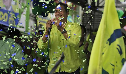 Correa durante un acto ayer en Daule