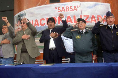 Anuncio de nacionalización de Sabsa en Cochabamba