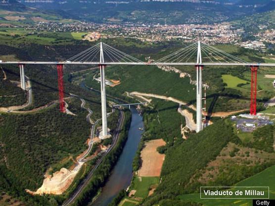 La empresa construye obras de infraestructura