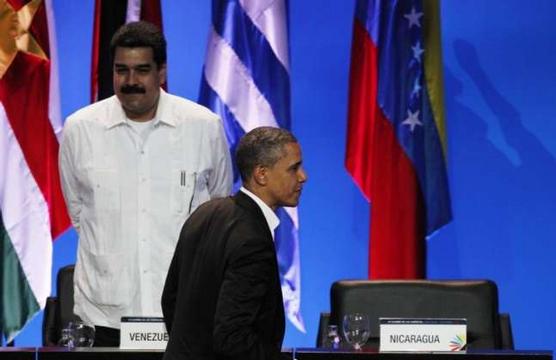 Maduro en tiempos pasados luego de saludar a Obama