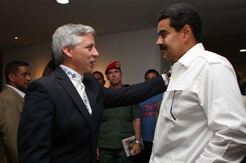 García Linera y Maduro, ayer en Caracas