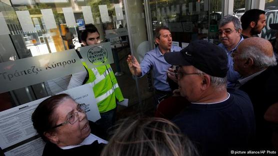 Tranquila reapertura de bancos en Nicosia