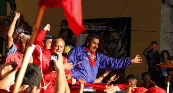 Nicolás Maduro en caravana por Caracas, ayer