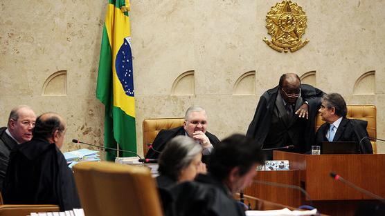 La Corte y el Congreso en conflicto de poderes