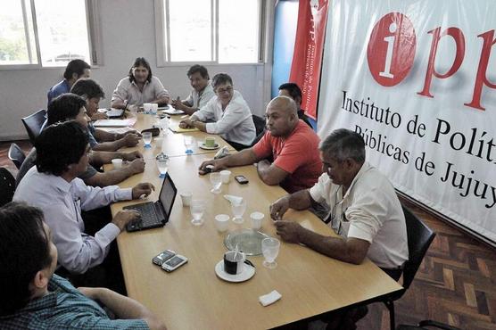 Sindicatos azucareros de Salta y Jujuy se declararon en conflicto por falta de paritarias 