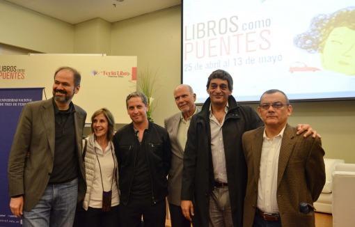  Horacio Catellanos Moya, María Negroni, Guillermo Martínez, Edgardo Rodríguez Juliá y Juan Viloro, con la coordinación de Danie