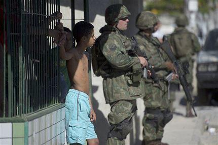 Crecen los operativos policiales en las favelas de Río