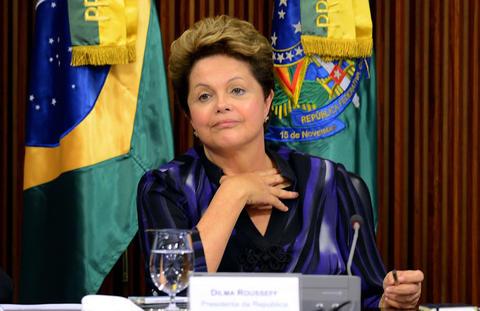 Rousseff propone plebiscito para reformas 