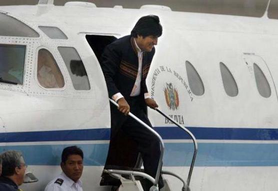 Evo y el avión oficial de Bolivia