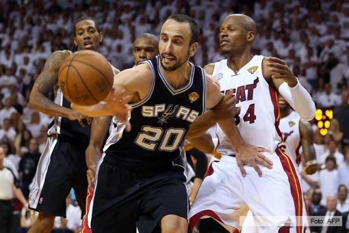 Manu sigue en los Spurs