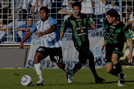 Atlético logró un agónico triunfo