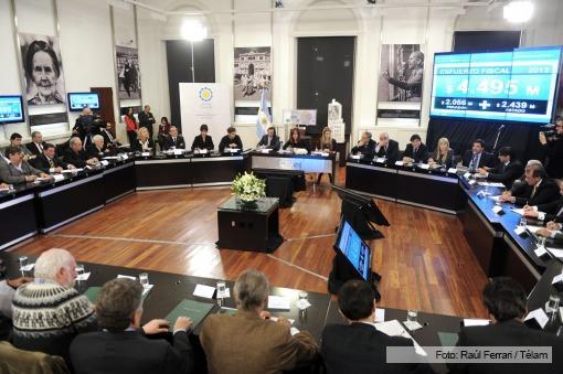 El Gobierno anunció la suba del mínimo no imponible a 15.000 pesos