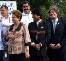 Rousseff y Morales en la foto de familia en Paranaribo