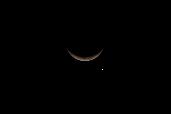 Venus y la luna pintaron un poema en el cielo