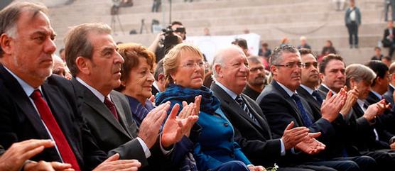 Bachelet y los expresidentes en acto por separado