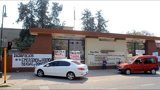 Asamblea de Psicología decidió levantar la toma pero un grupo no lo permite