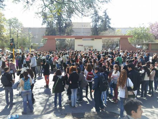 Estudiantes de la UNT levantarán tomas de facultades el próximo lunes