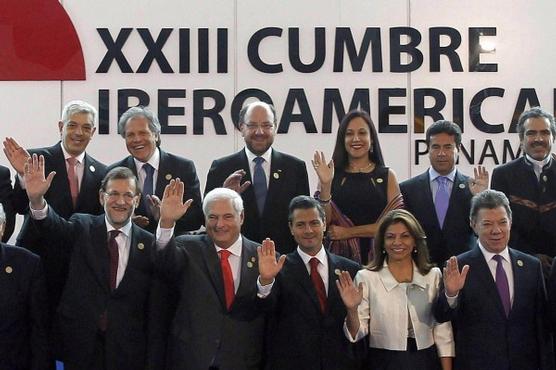 La foto defaqmilia de la intrascendente cumbre