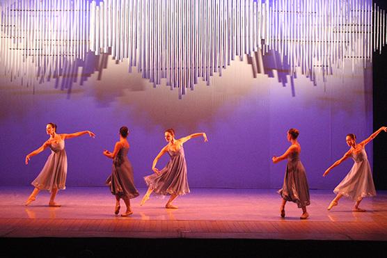 Un espectáculo Rojo y Negro por el Ballet Estable