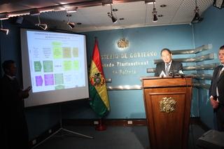 El ministro de Gobierno, Carlos Romero, explica los resultados del Estudio de la Coca 