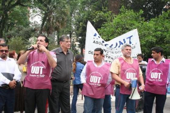 Los docentes nucleados en la Unión de Docentes Tucumanos (UDT) marcharán hoy por las calles del centro