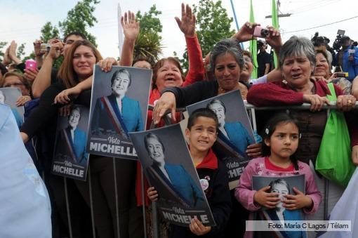 Seguidores de Bachelet a las calles