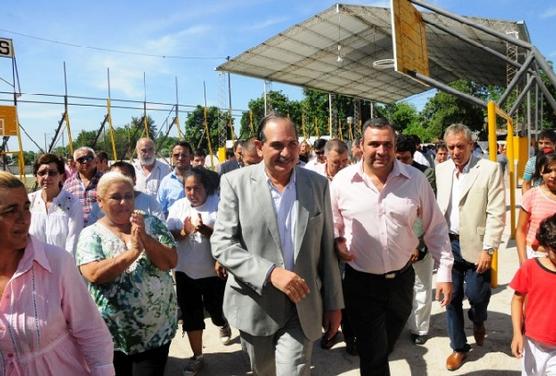 Alperovich aseguró que los tabacaleros pagarán las camionetas que quemaron