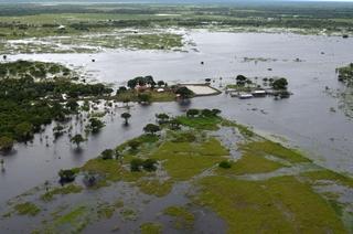 Fuerte crecida de los rios en la amazonia boliviana