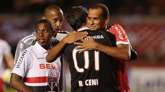 Rivaldo, festeja