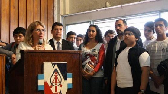 Emotivo homenaje a estudiantes desaparecidos del Instituto Técnico