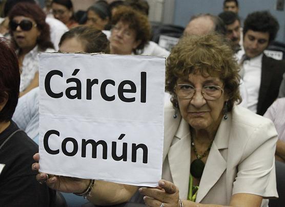 El constante pedido de cárcel común para los genocidas