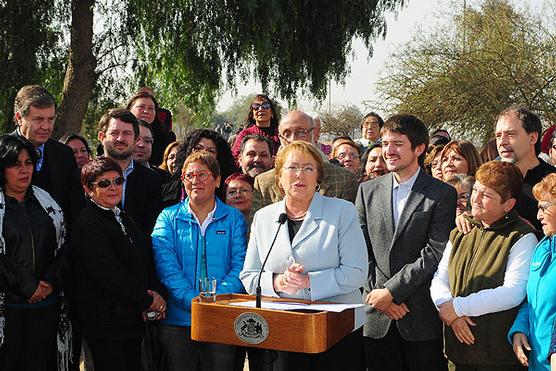 Bachelet anuncia proyecto educativo