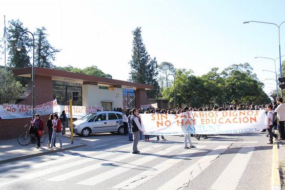 Docentes movilizados en Filosofía y Letras