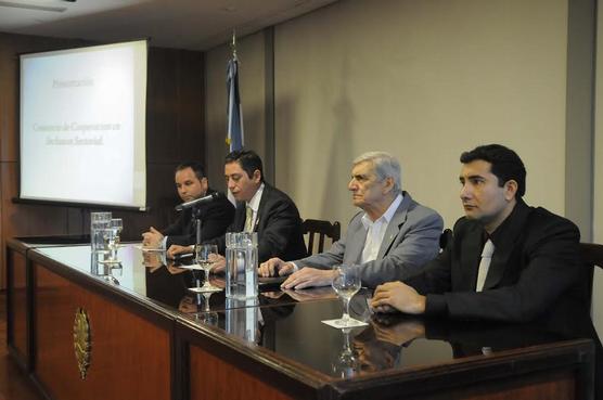 Conferencia en la Legislatura