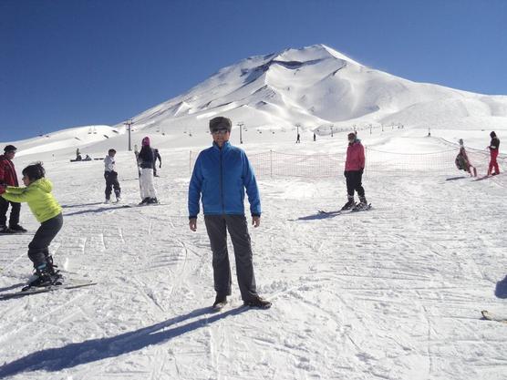 La nieve rodea a los hoteles en Corralco de Curacautín