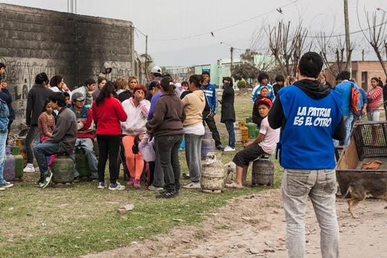 Díaz Osán entrega garrafas