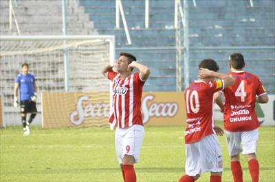 El Santo festejó en El Monumental