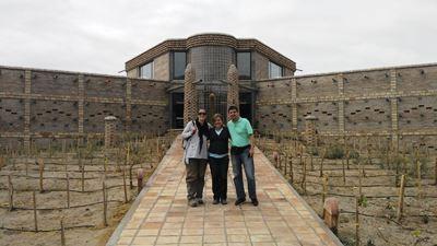 Colombianos en bodega tucumana