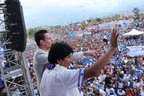 Una multitud acudió a la convocatoria del MAS en Cochabamba