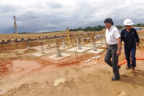 Morales recorre las instalaciones de Bulo Bulo, ayer