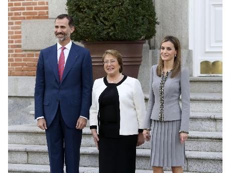 Los reyes Felipe y Letizia recibieron a Bachele