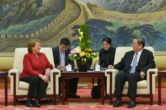 Bachelet y Yu Zhengsheng, ayer en Beijing 