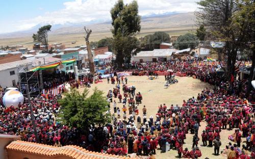 La plaza de Peñas donde se realizó el acto por Tupac Katari