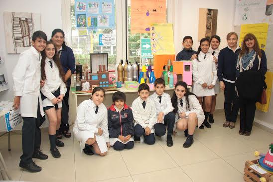 Estudiantes con  los proyectos