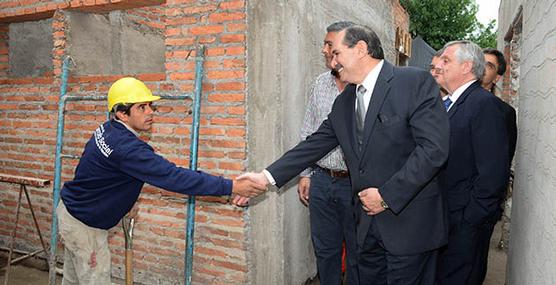 Alperovich supervisó obras en comisaría