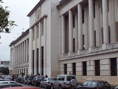 Tribunales