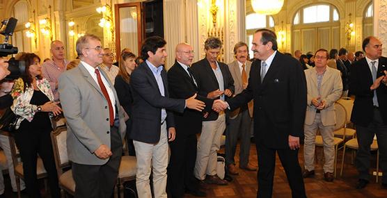 Industriales junto al gobernador