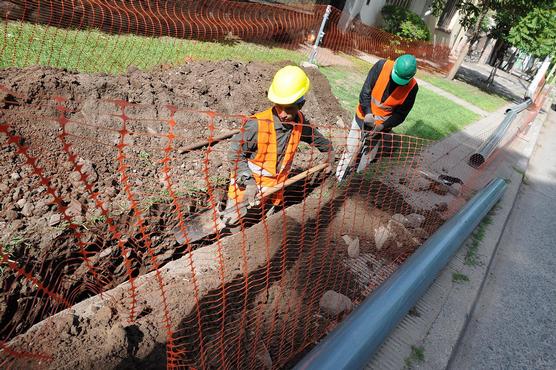 Pozo de agua en plena construccón