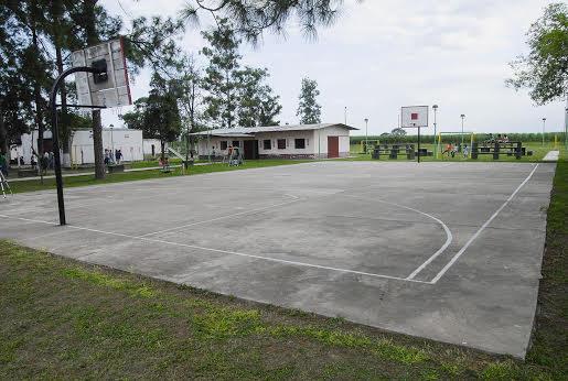 Cancha de básquet en Gastona