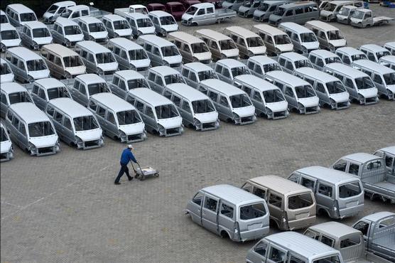 Carrocerías en la espera del ensamble en fabríca mexicana